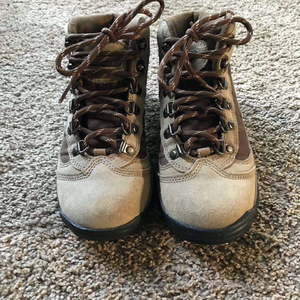 Women's Sz. 6.5  HI-TEC Hiking Winter Snow Boots